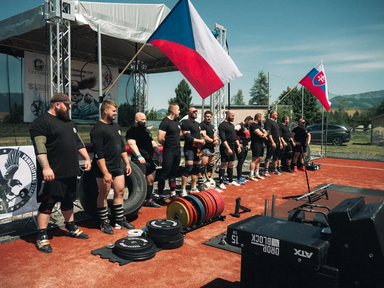 Nástup pretekárov na premiérovom Eagles Strongman Cupe 2025